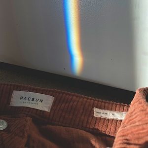 CORDUROY MOM JEANS - PACSUN -